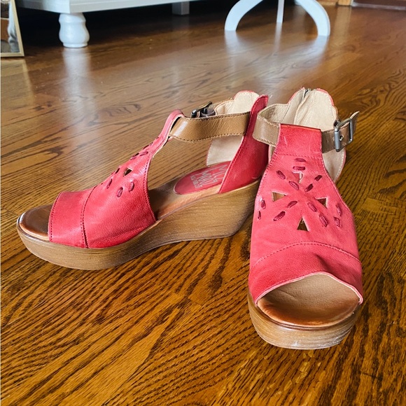Pink Leather Wedges - Picture 9 of 9